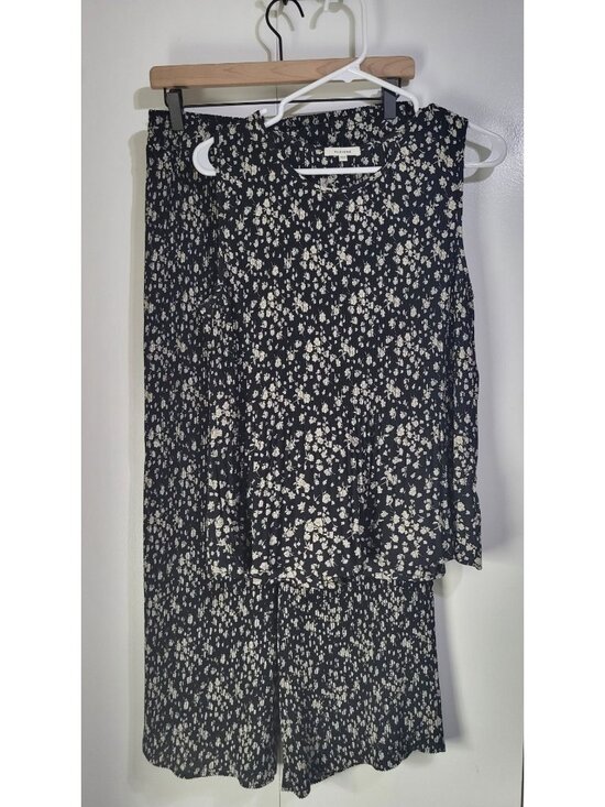 Pleione Other - PLEIONE Women's LG Two Piece Set Sleeveless Ditsy Floral Pleated Wide Leg Black